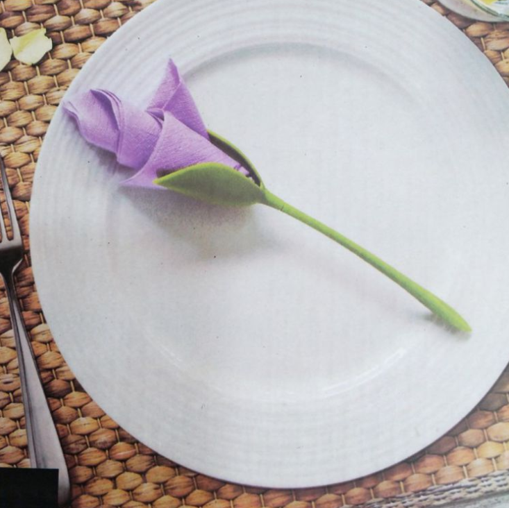 Portatovaglioli con design a forma di rosa (set di attrezzi)